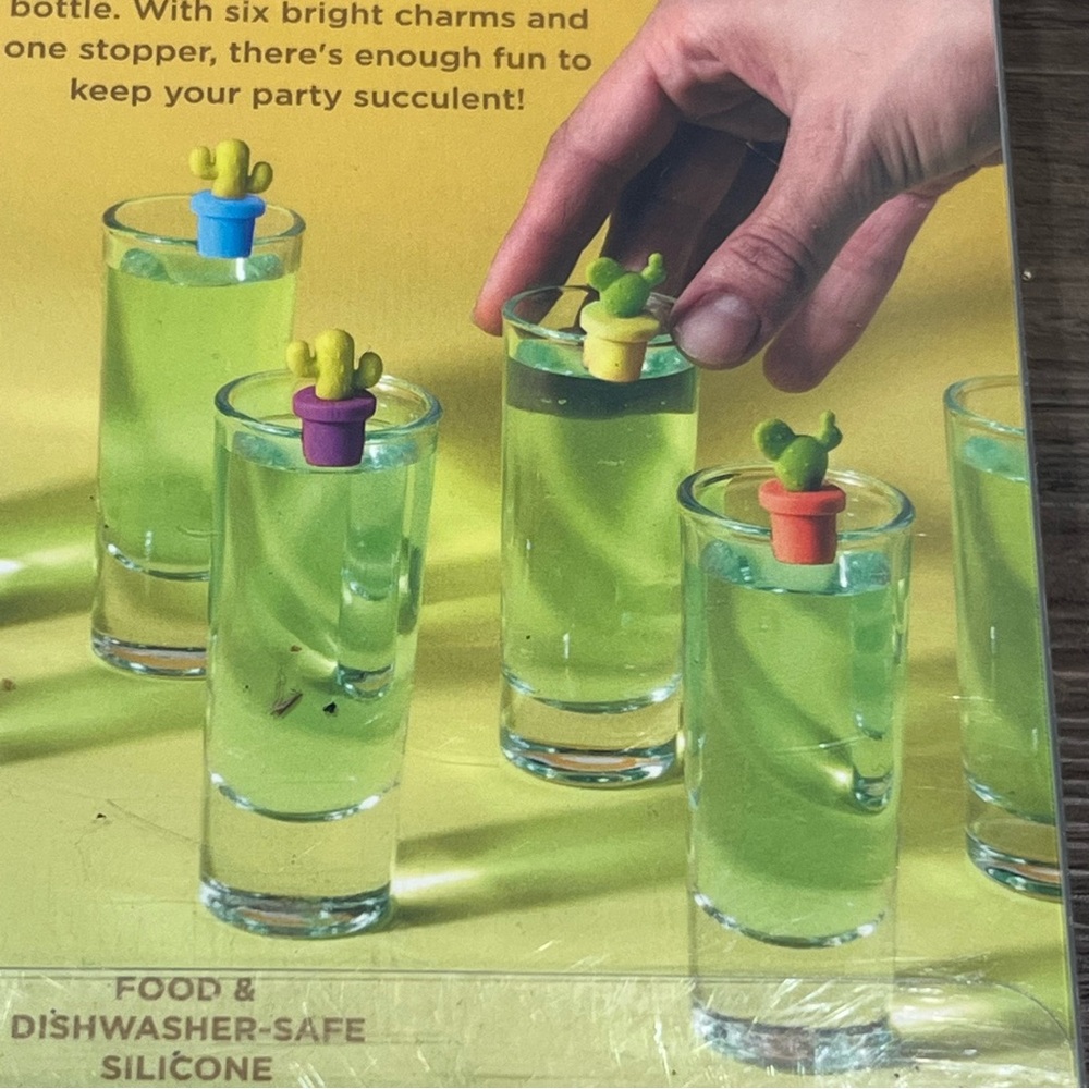 True Zoo Cactus Themed 6 Silicone Drink Charms And Bottle Stopper New Open Box - Picture 11 of 15
